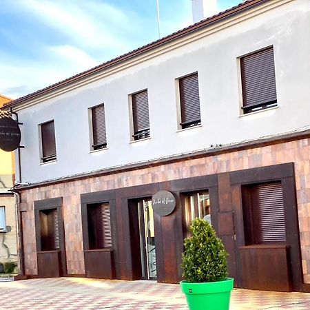Estudio Puertas Del Orbigo Carrizo de la Ribera Ngoại thất bức ảnh